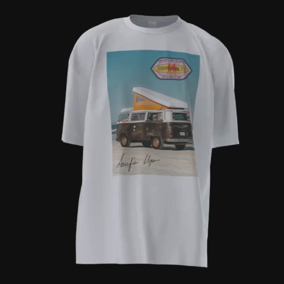 camping surf 3D walking t-shirt video. The front; a snap of a retro camping van on a sunny beach, vintage badge surf camp 1972. The back; a blue rectangle, with a note in light grey; oldtimer camping car surf beach, don't settle for flimsy style gear, hit the swag trip, adventure awaits! SnapNote streetwear logo